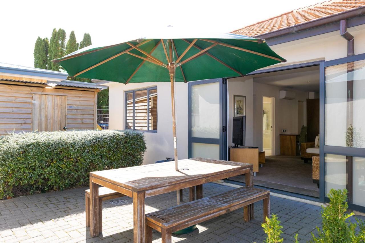 Harvest Lodge Motel Havelock North Exterior photo