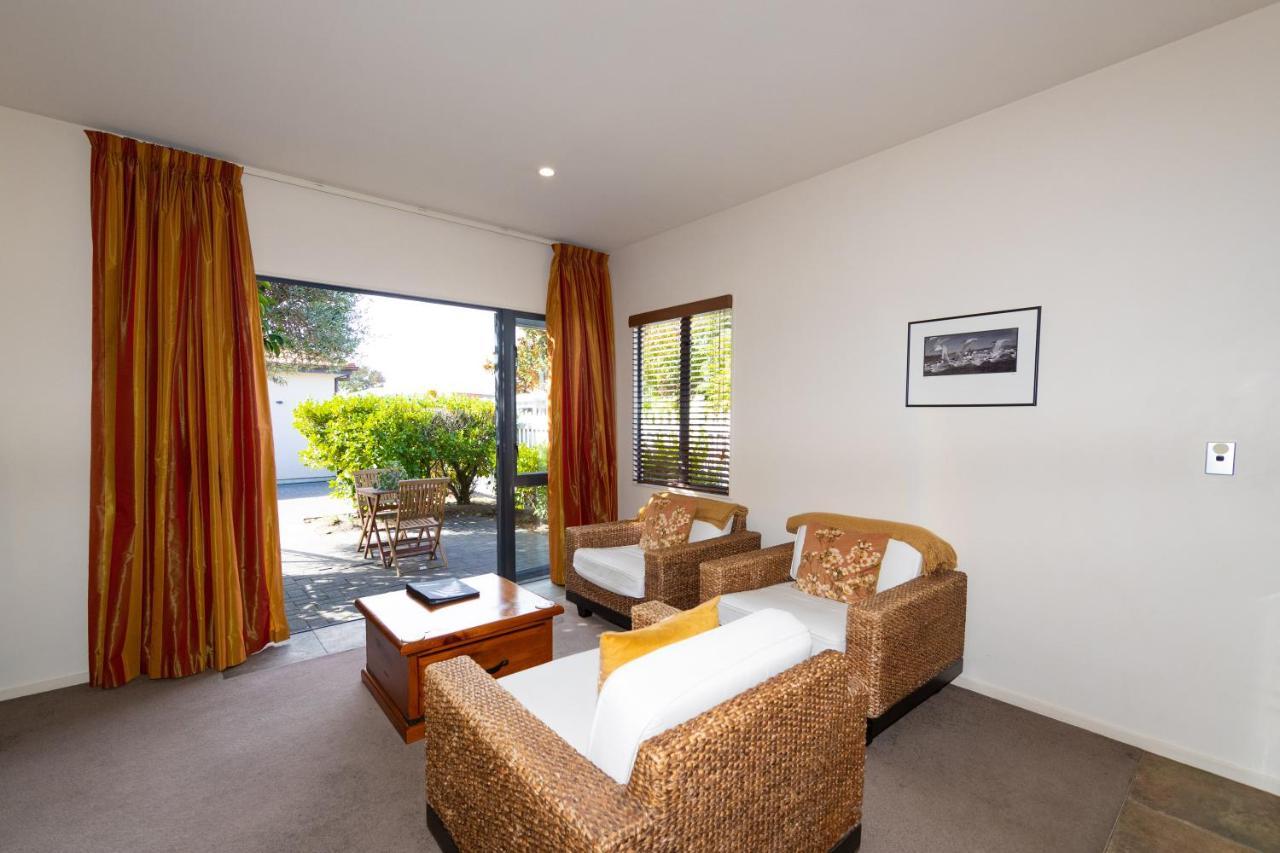 Harvest Lodge Motel Havelock North Exterior photo