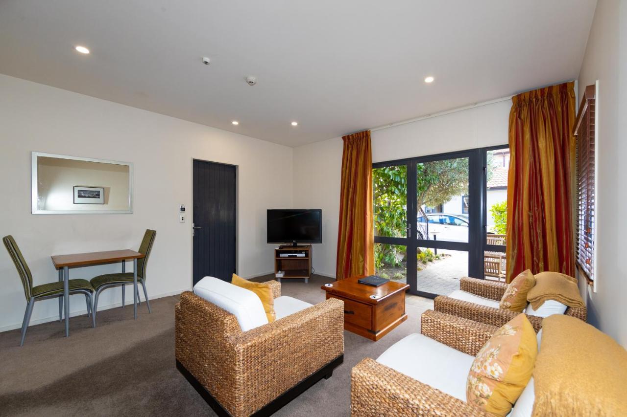 Harvest Lodge Motel Havelock North Exterior photo